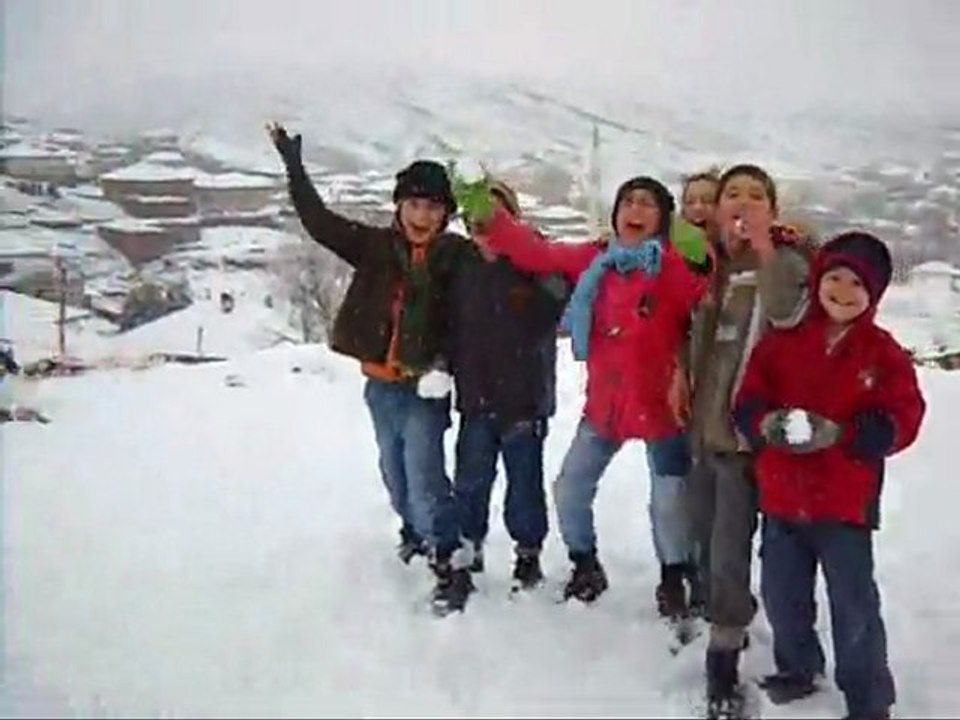 KÖYÜMÜZE KAR   YAĞDI  TERZİLİ  KÖYÜ  10/01/2012