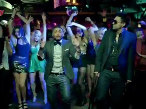 Smile Official Music video Tamer Hosny Ft Shaggy H.D - YouTube