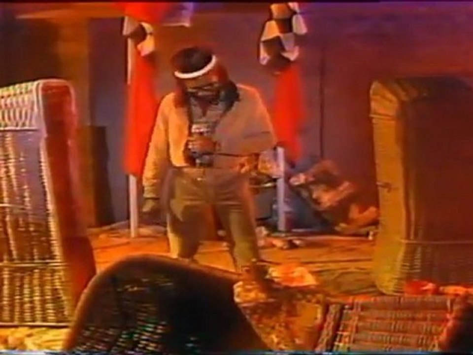 ♫♫Peter Tosh - Johnny Be Good 83° & Bumboclaat Defined♫♫