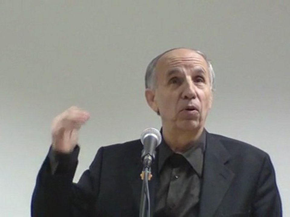 Jésus assis à la droite de Dieu prie pour ses disciples