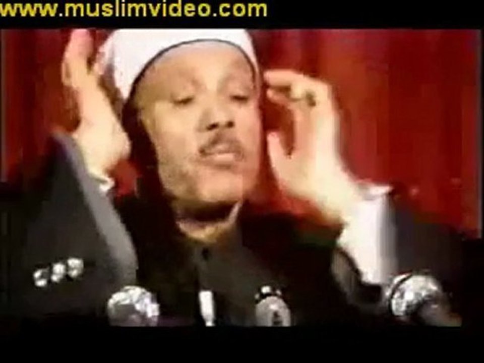 فيديو نادر لعبد الباسط يبكي من خشية الله ويتماسك- Quran