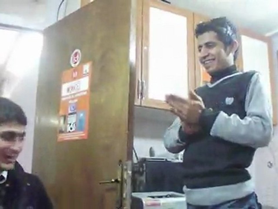 KISKANANLAR ÇATLASIN