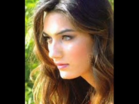 ZEKAİ TUNCA BUNCA GÜZEL İÇİNDE BİRİSİ VARKİ