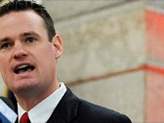 OMG!! Pittsburgh mayor Tebows to settle bet with Denver mayor [VIDEO REPORT]
