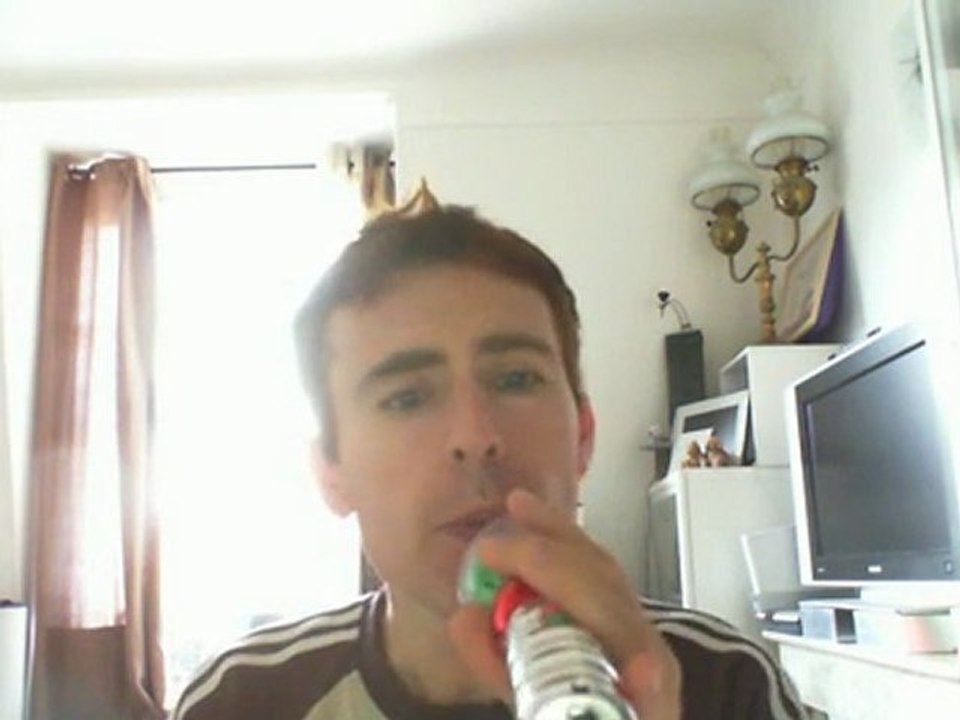 Wiwi égratigne "go with the flow" des Queens Of The Stone Age