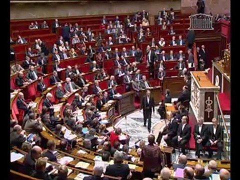 Ceci n'est pas une QAG de Marie_Hélène_Amiable sur + de TVA des Sarkozy UMP - NC - MEDEF