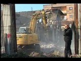 Arzano (NA) - Ruspe in azione contro l'abusivismo edilizio