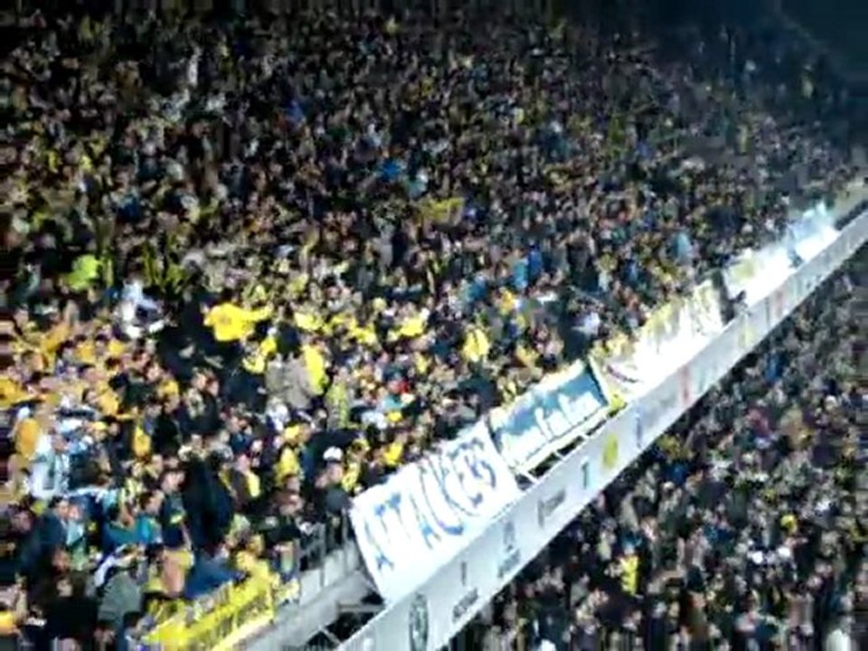 Goller sonrası tribünler..