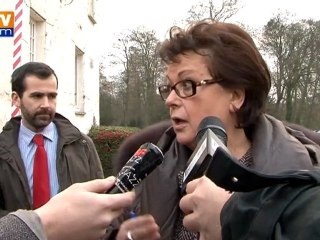 Скачать видео: Présidentielle : course aux parrainages pour Christine Boutin