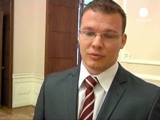 "No al russo lingua ufficiale" nazionalisti lettoni...