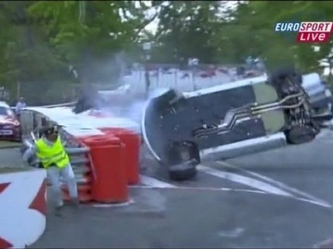WTCC Pau 2007 QLF Massive crash Farfus
