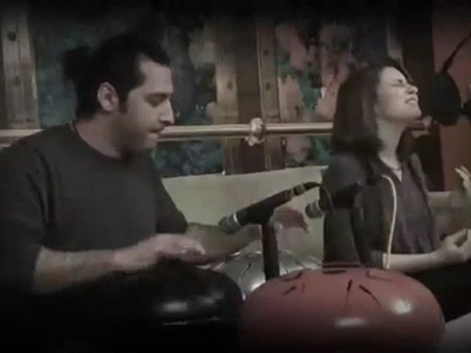 Yağmur Yağar Taş Üstüne