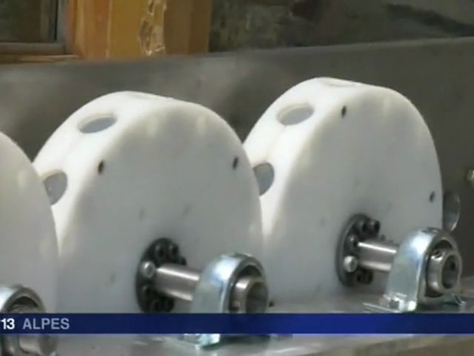 Maison autonome - solaire - éolien - moteur surnuméraire