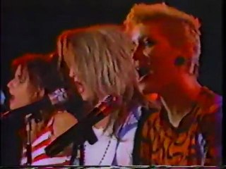 Robert De Niro's Waiting (LIVE) / BANANARAMA