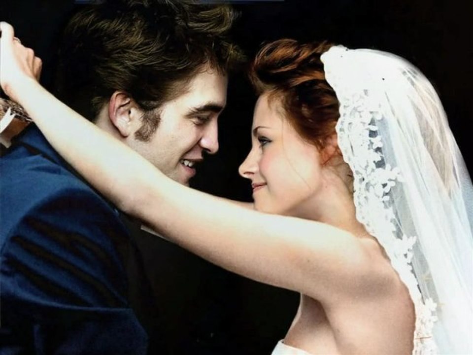 Robert Pattinson-Kristen Stewart Turn Into Toys - Hollywood News