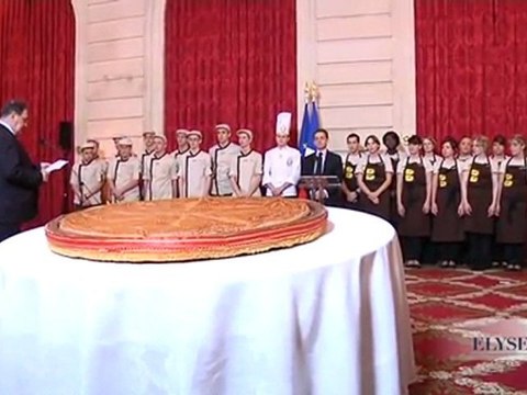 Apprentis boulangers et pâtissiers font partager leur passion à N. Sarkozy