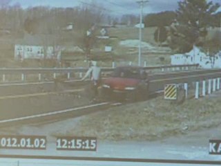[GRAPHIC] - Police Officer hit by a car - 2012.01.02 - (Original content)