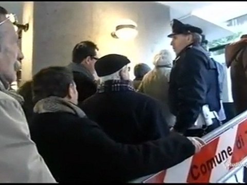 Studioaperto - Avetrana, al via il processo. Sabrina in aula scoppia in lacrime