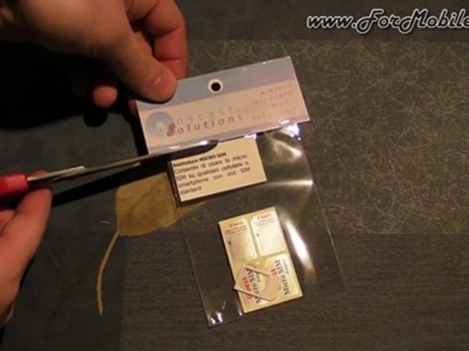 Unboxing di Anycast Solutions adattatore MicroSIM - esclusiva mondiale !