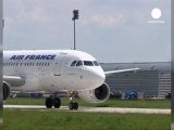 Air France: tagli agli investimenti e blocco degli stipendi