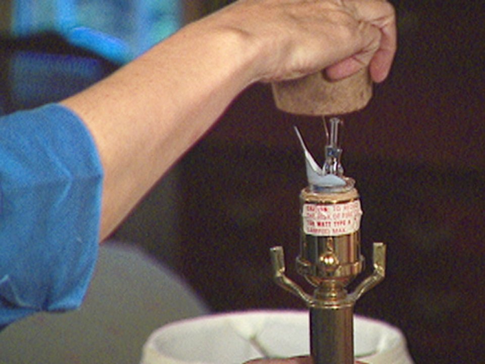 How to replace a broken light bulb
