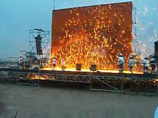 LA PARED DE FUEGO EN TECNOPOLIS. 7-8-11.