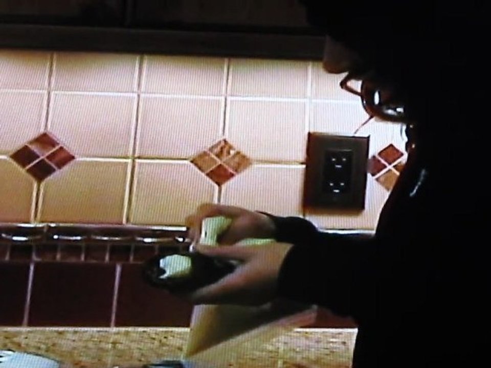 How to fill a cannoli @ Sophiasfoods.com