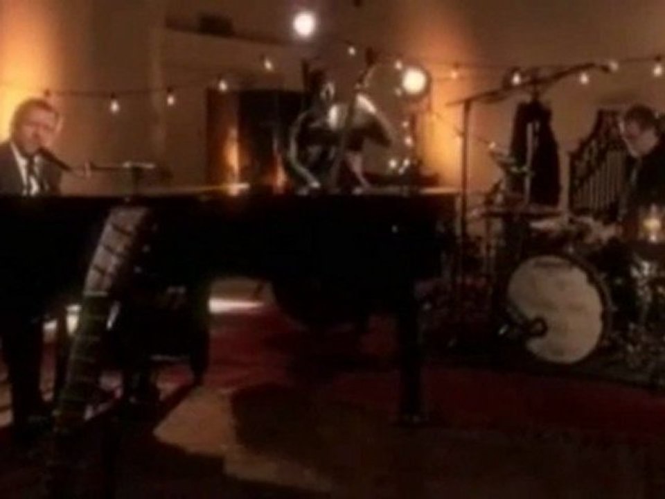 Hugh Laurie Sings the Blues