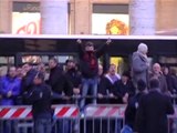 Roma - Tassisti urlano 'buffone' davanti a Palazo Chigi