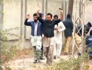 Taliban storm Pakistan police station