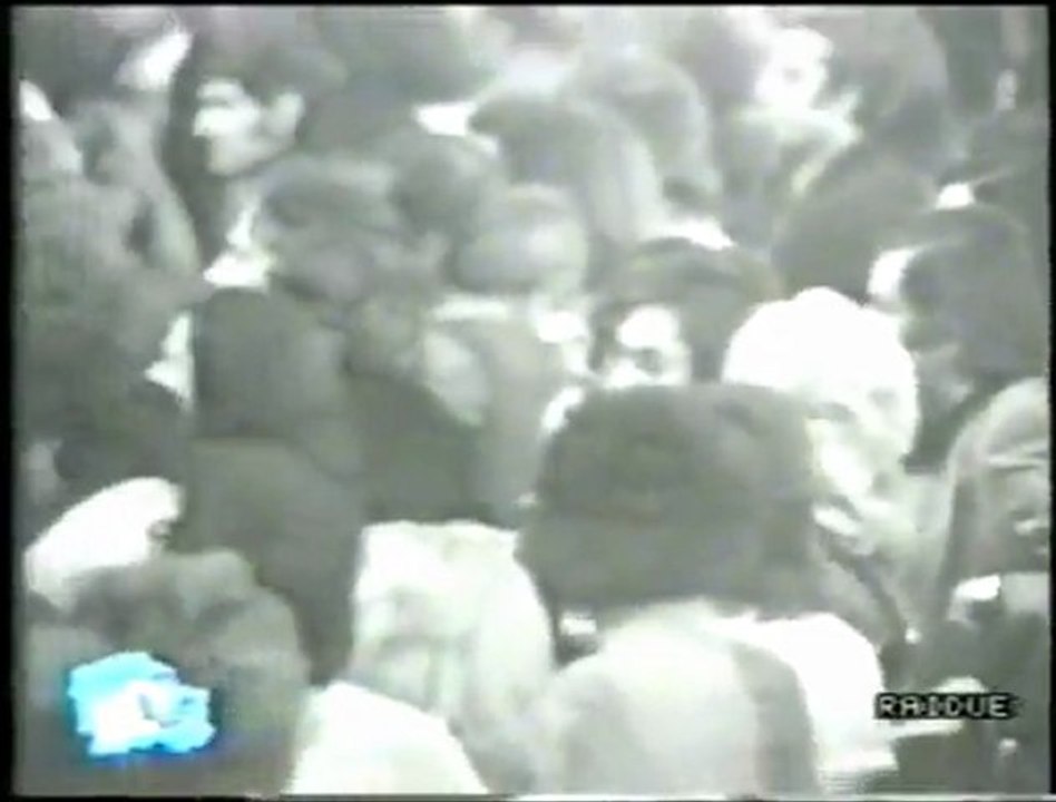 JAMES BROWN - Give it up or turn it loose (1971) Live Palasport, Bologne Italy