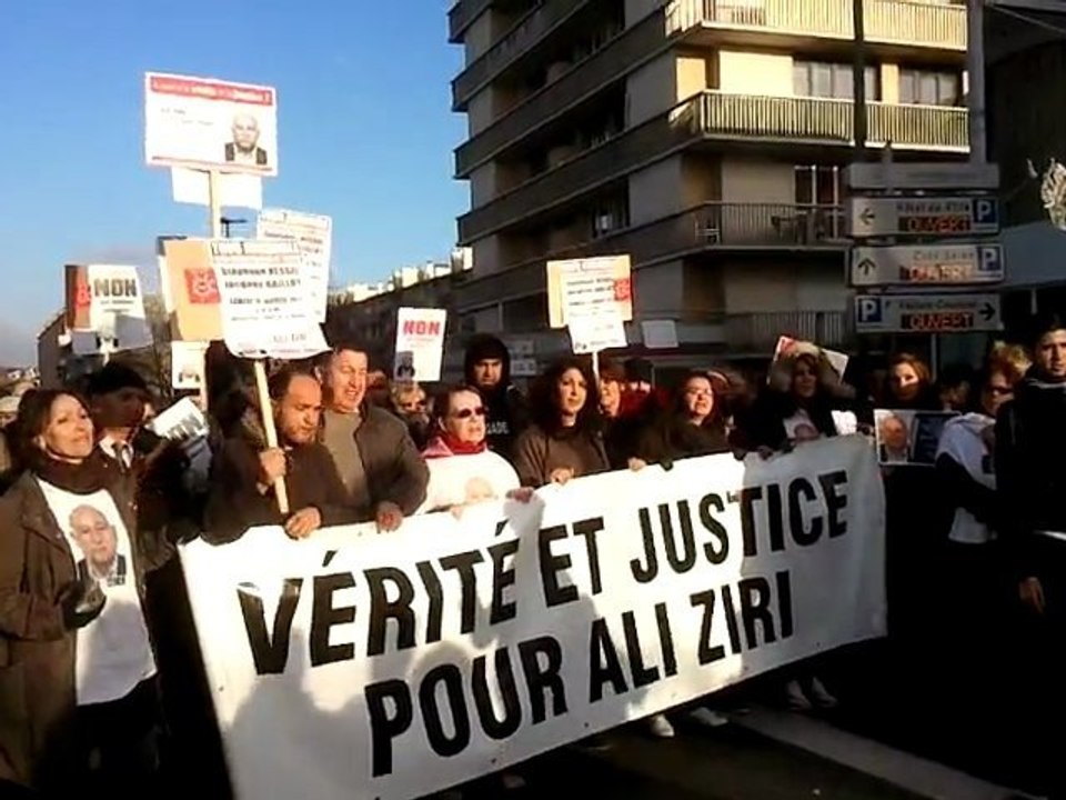 Inauguration d'une plaque à la mémoire d'Ali Ziri, 69 ans, mort suite à son "interpellation" par la police nationale.