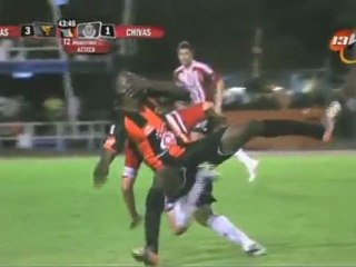 Expulsion de Reynoso en Jaguares vs Chivas J2 C2012
