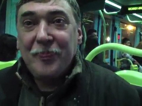 nouvel an avec l'ami russe dans le tramway bleu aux hirondelles de Montpellier