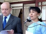 Juppé rencontre l'opposante birmane Aung San Suu Kyi