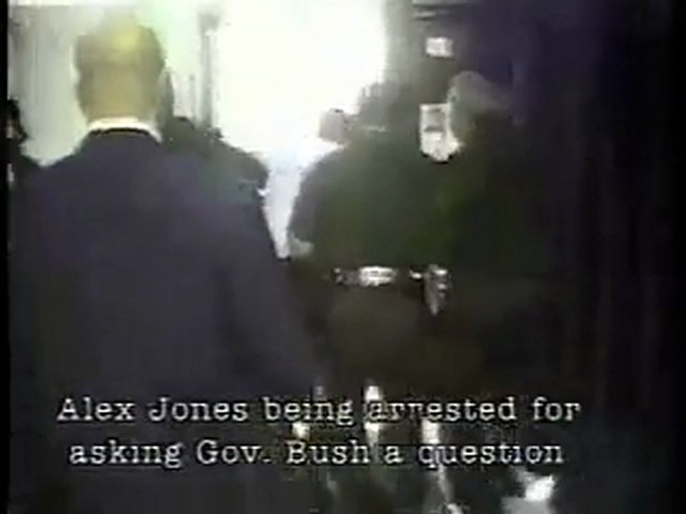 Alex Jones Arrêté Pour Avoir Posé une Question