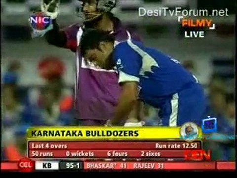Bengal Tigers vs. Karnataka Bulldozers - Karnataka Bulldozers p5