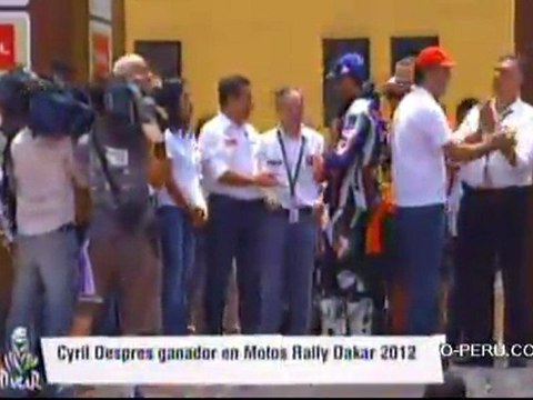 Ollanta Humala, premio al francés Cyril Despres en la edición 34 del Rally Dakar 2012