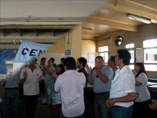 CENTRO GALLEGO RECLAMANDO EL SUELO DE DICIEMBRE ,ENERO 2012