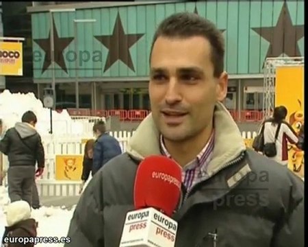 Muñecos de nieve invaden la Plaza de Felipe II