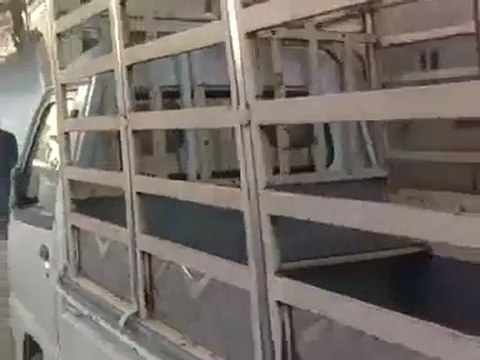 فري برس حماة حي العليليات اطلاق نار على المتظاهرين و غازات مسيلة للدموع 2 12 2011