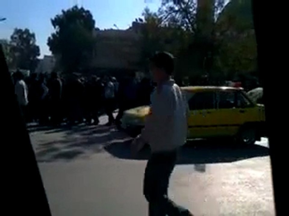 فري برس   حلب    صلاح الدين    جامع سعد بداية المظاهرة 2 12 2011