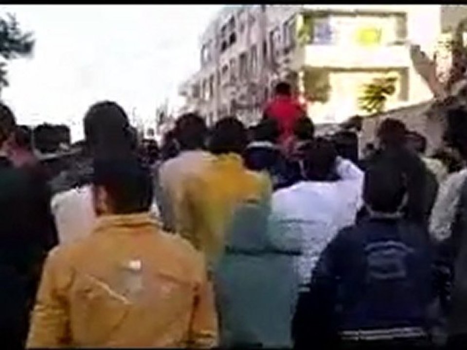فري برس   حماة مظاهرة لابطال حي الكرامة في جمعة المنطقة العازلة مطلبنا 2 12 2011