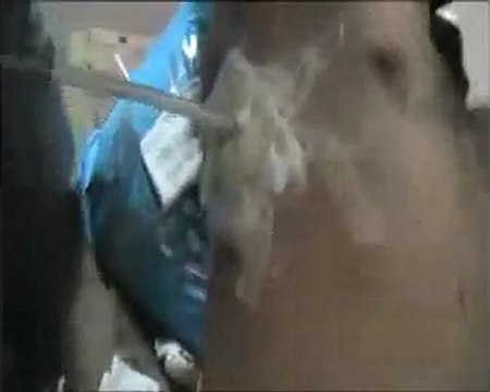 فري برس حمص حي الخالدية جرحى حي الخالدية وعلاجهم في المشافي الميدانية مع الامكانيات المحدودة 4 12 2011