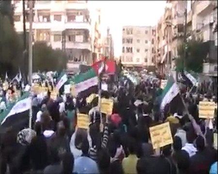 فري برس حمص القصور مظاهرة احرااار وحرااائر القصور 4 12 2011 ج1