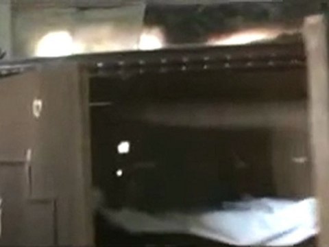 فري برس حمص باب الدريب اثار القصف على في الداخل المنزل 4 12 2011