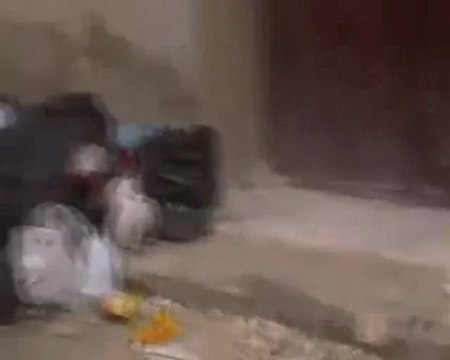 فري برس حمص كرم الزيتون منزل مدمر بسبب القصف منظر مؤثررررر 17 11 2011