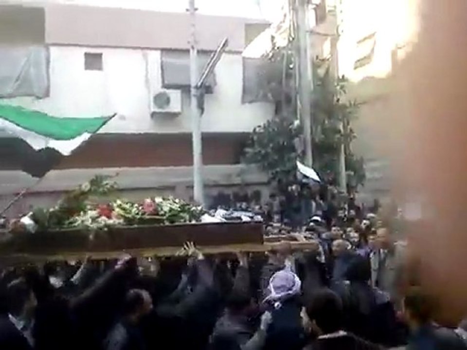 فري برس    ريف دمشق دوما    تشيع الشهيد المجند ضياء الرز 4 12 2011