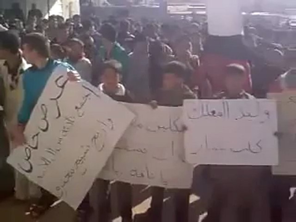 فري برس   كفرنبودة حماة مظاهرة تنادي بإسقاط النظام في أحد الأب باولو 4 12 2011