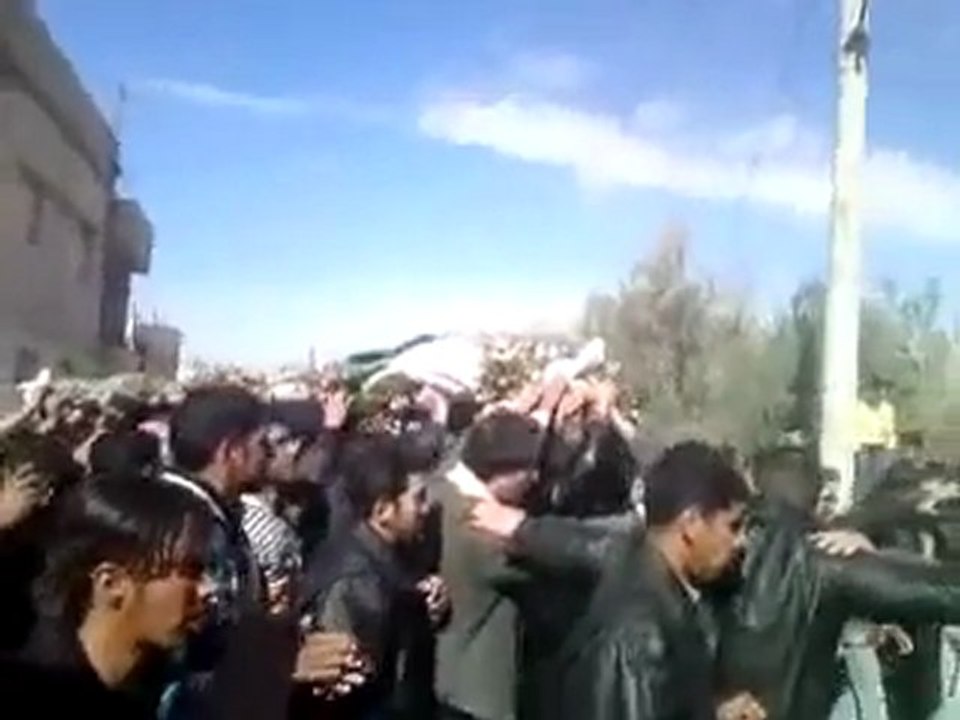 فري برس   درعا طفس تشييع الشهيد محمد نور أحمد الشنبور الذي استشهد متأثراً بجراحه 5 12 2011 ج2